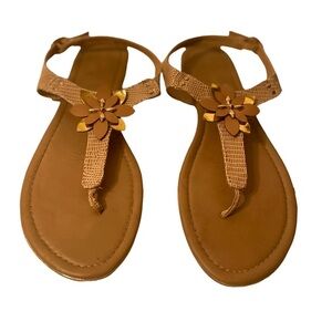 Andiamo Womens Tan T-Strap Floral Embellishment Buckle Closure Size 9.5